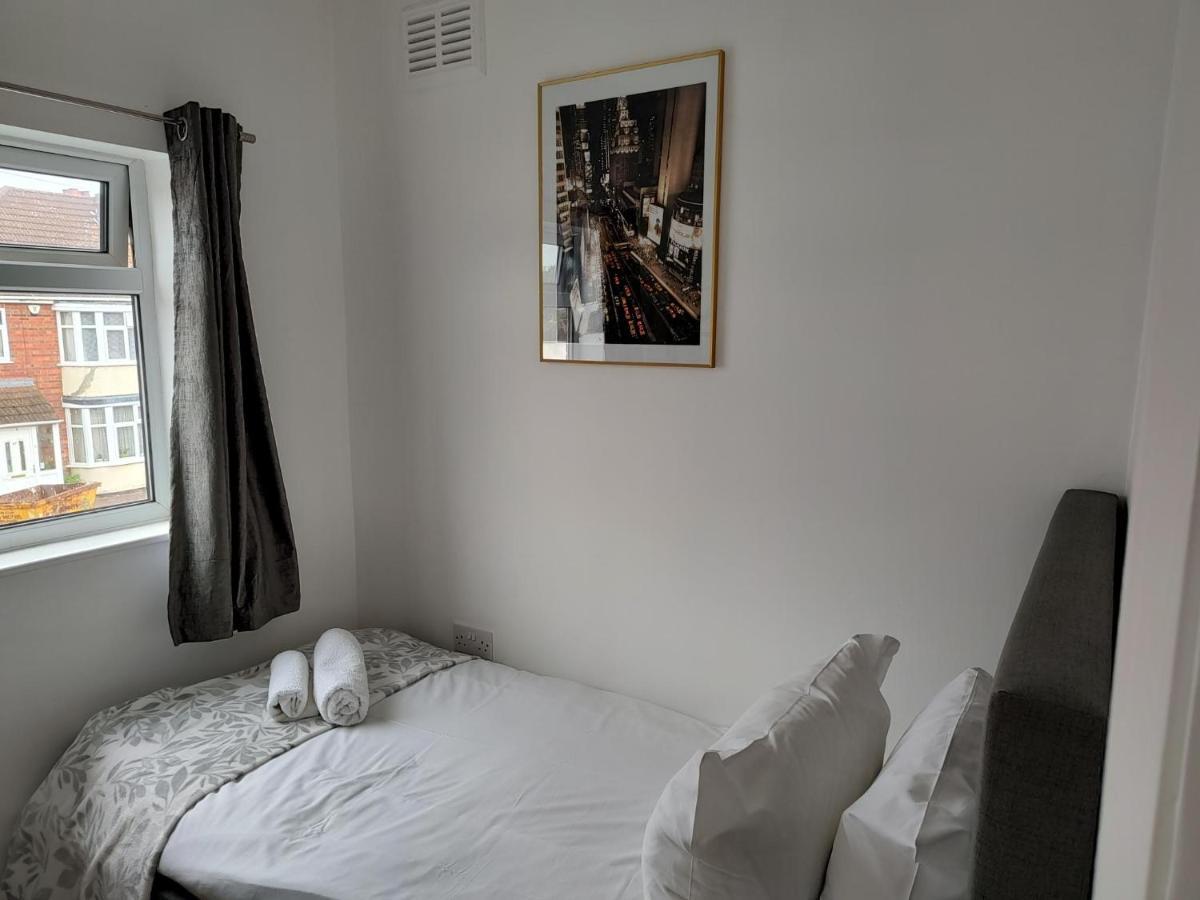 Wavertree Drive 3 Bed Contractor Home In Λέστερ Εξωτερικό φωτογραφία