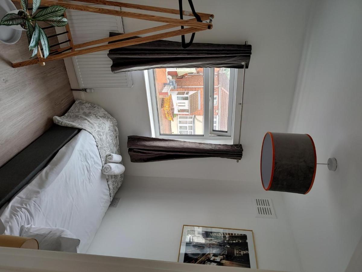 Wavertree Drive 3 Bed Contractor Home In Λέστερ Εξωτερικό φωτογραφία