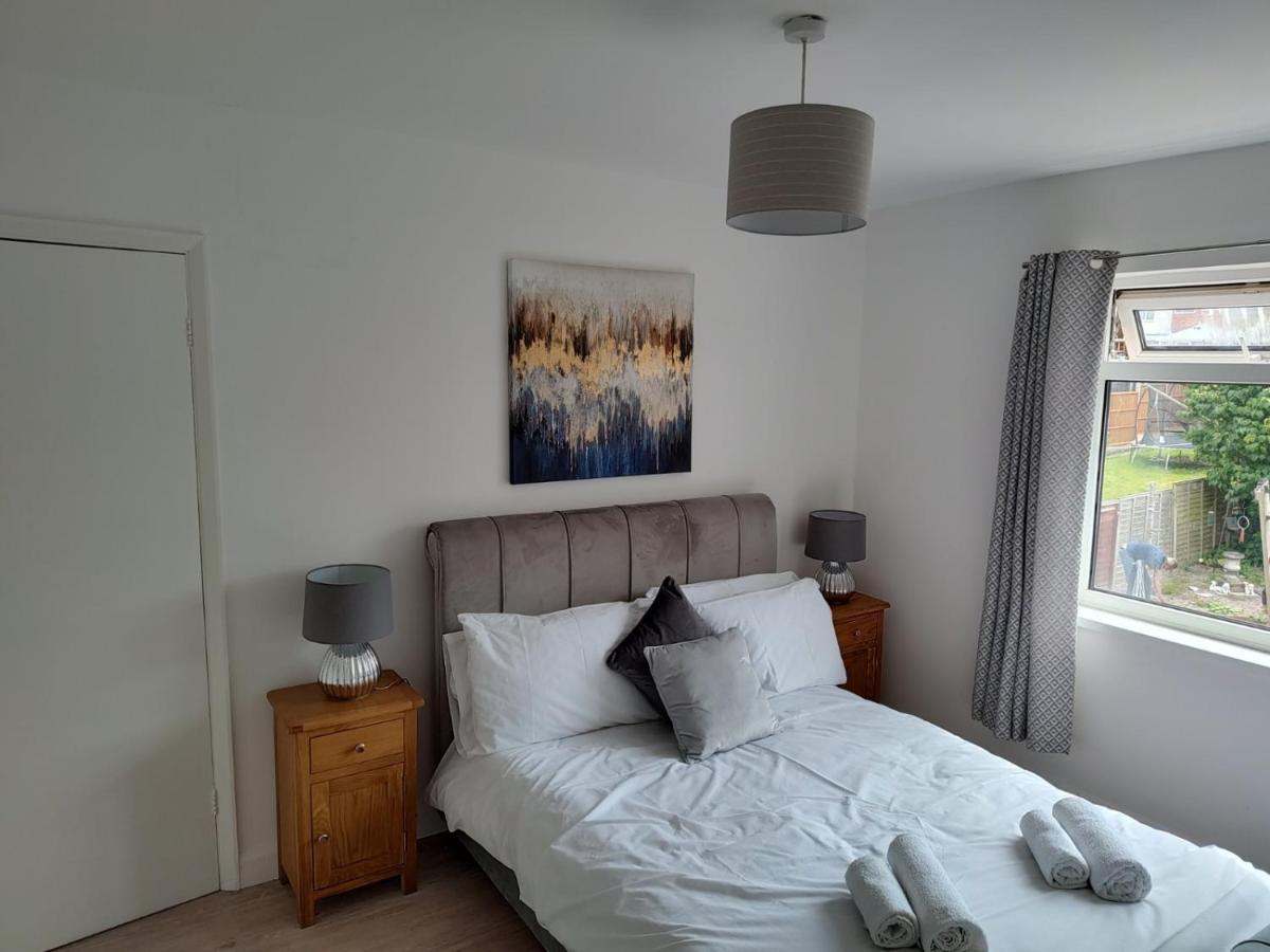 Wavertree Drive 3 Bed Contractor Home In Λέστερ Εξωτερικό φωτογραφία