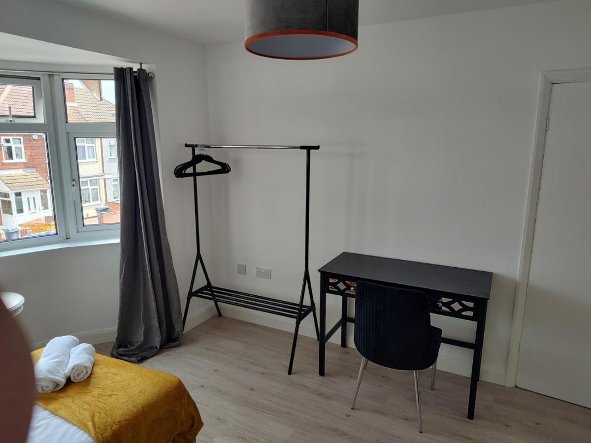 Wavertree Drive 3 Bed Contractor Home In Λέστερ Εξωτερικό φωτογραφία